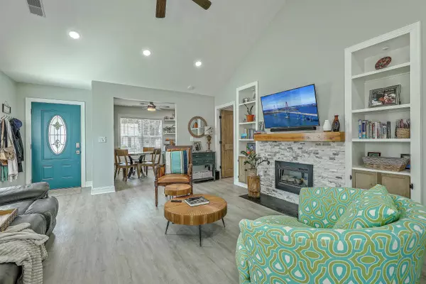 203 Two Hitch Rd, Goose Creek, SC 29445