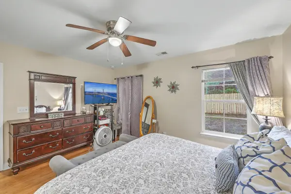 3281 Stonehaven Dr, North Charleston, SC 29420