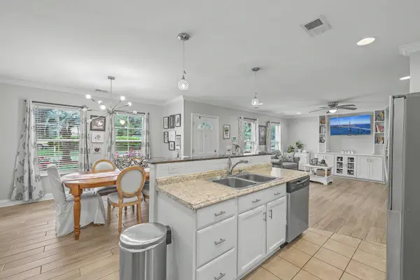 3281 Stonehaven Dr, North Charleston, SC 29420
