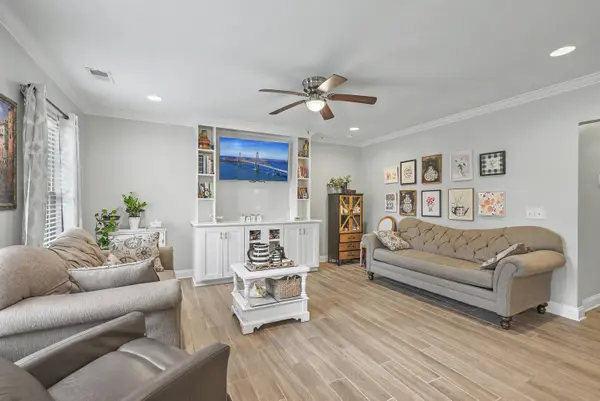 3281 Stonehaven Dr, North Charleston, SC 29420