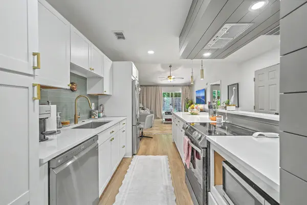 1561 Blaze Ln, Charleston, SC 29412