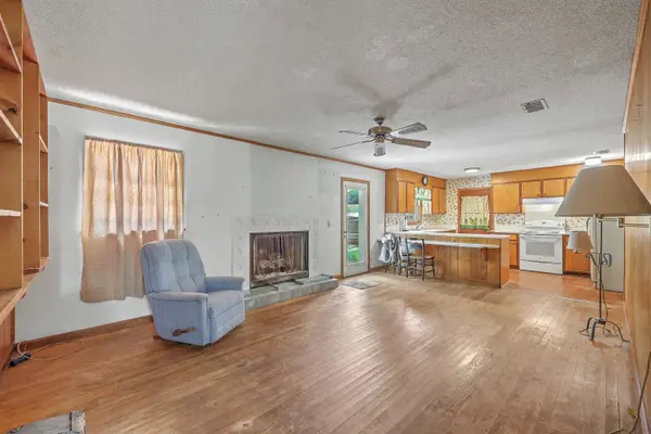 827 Piccadilly Cir, James Island, SC 29412
