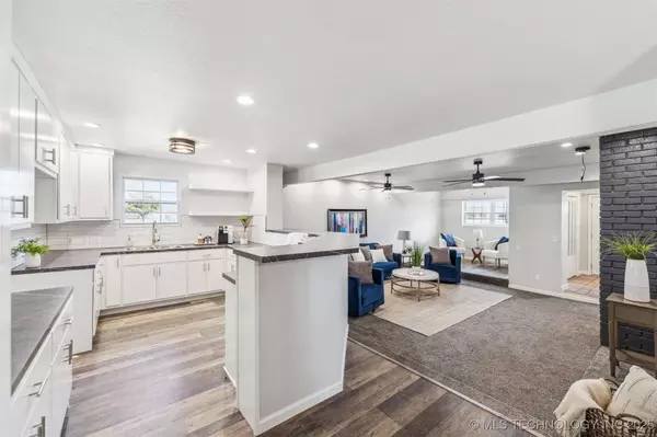 18446 E 112th ST N, Owasso, OK 74055