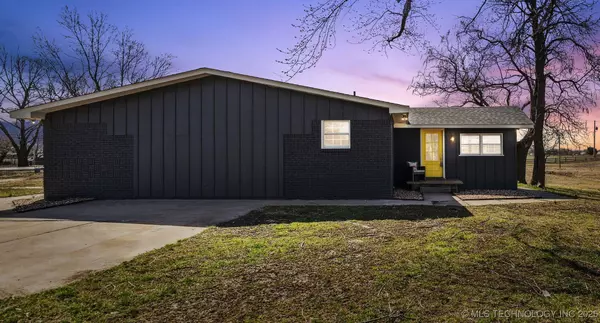 18446 E 112th ST N, Owasso, OK 74055