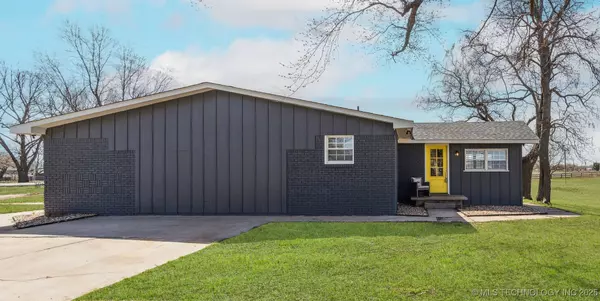 18446 E 112th ST N, Owasso, OK 74055