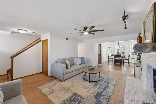 7821 N 130th East CT, Owasso, OK 74055