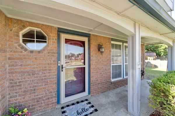 7821 N 130th East CT, Owasso, OK 74055