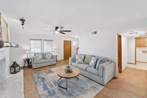 7821 N 130th East CT, Owasso, OK 74055