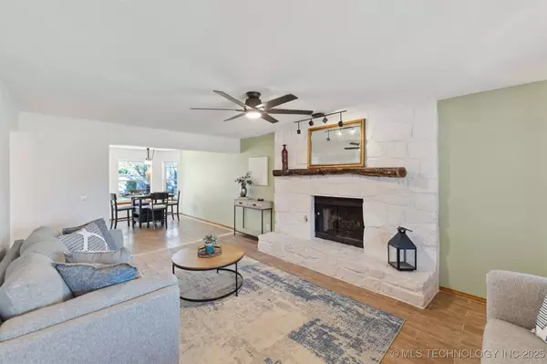 7821 N 130th East CT, Owasso, OK 74055