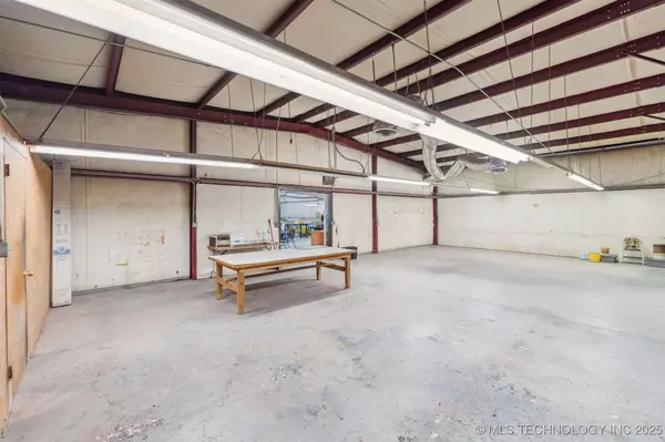 400 E Industrial BLVD S, Inola, OK 74036