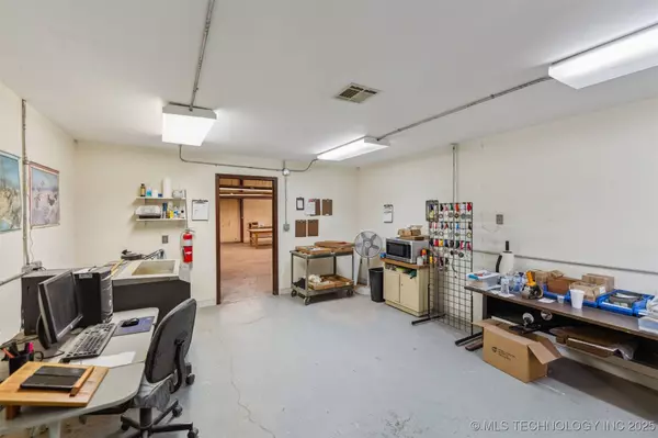 400 E Industrial BLVD S, Inola, OK 74036