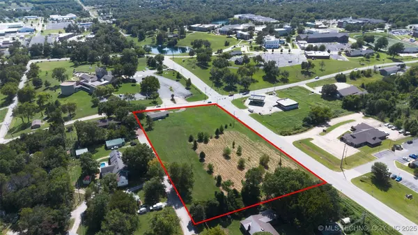 1800 W Blue Starr DR, Claremore, OK 74017