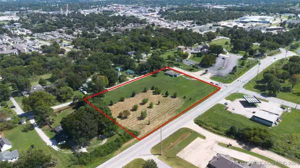 1800 W Blue Starr DR, Claremore, OK 74017