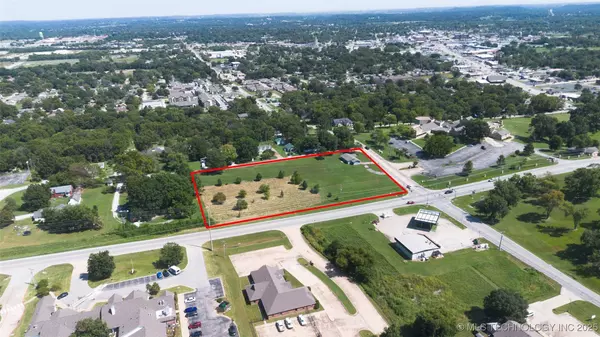 1800 W Blue Starr DR, Claremore, OK 74017