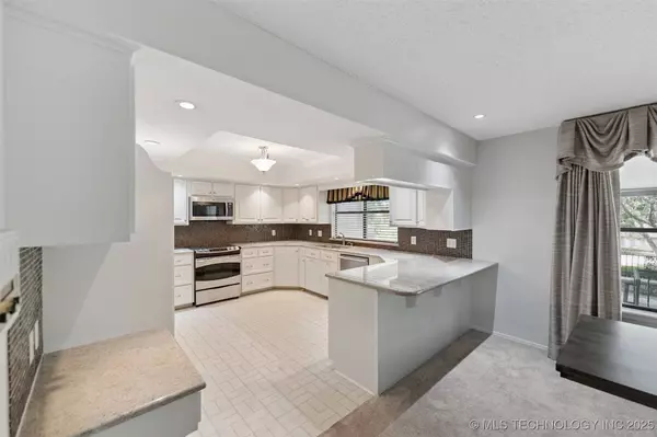 24371 S Lindley DR, Claremore, OK 74019