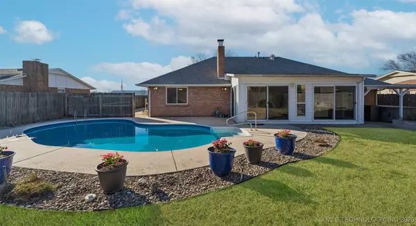 612 Westwood DR, Claremore, OK 74017