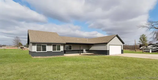 17065 Honeysuckle LN, Claremore, OK 74019