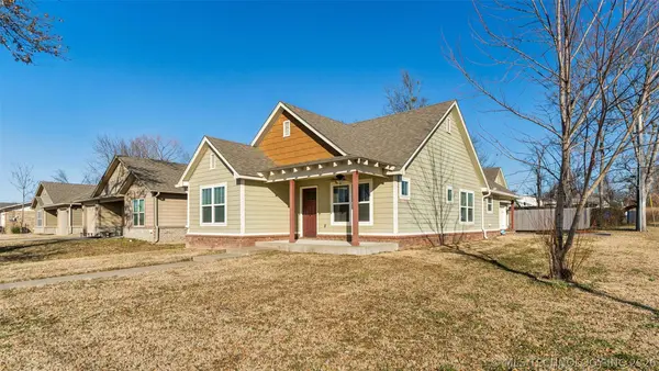 734 S Chickasaw AVE, Claremore, OK 74017