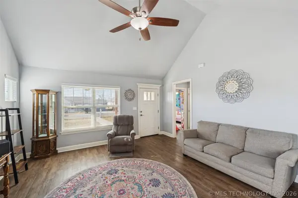 734 S Chickasaw AVE, Claremore, OK 74017