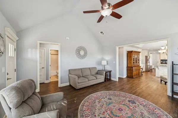 734 S Chickasaw AVE, Claremore, OK 74017