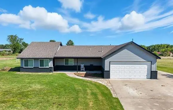 17065 Honeysuckle Lane, Claremore, OK 74019