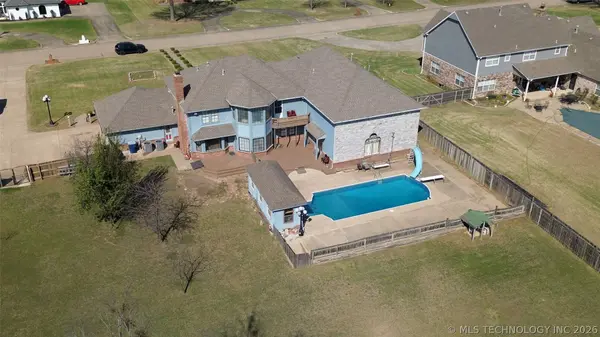 1606 Oakridge DR, Claremore, OK 74017