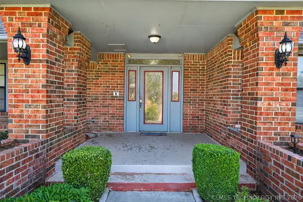 1606 Oakridge DR, Claremore, OK 74017