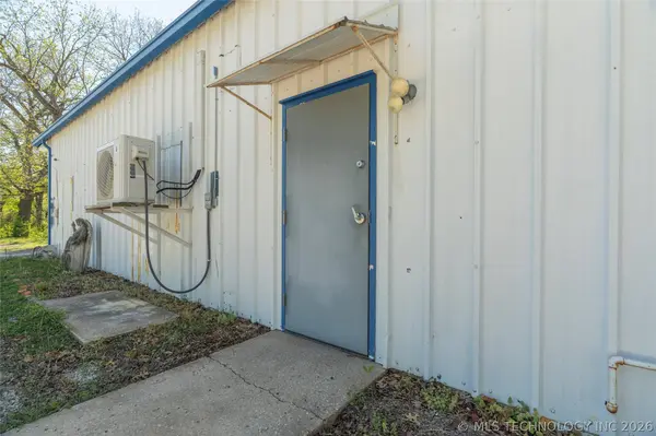 709 E 4th ST, Skiatook, OK 74070