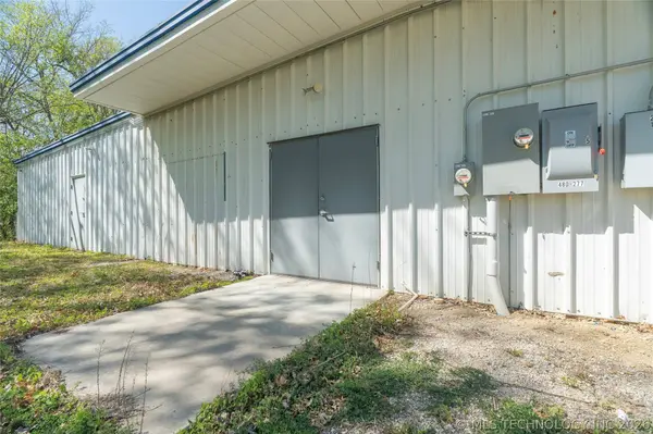 709 E 4th ST, Skiatook, OK 74070