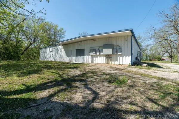 709 E 4th ST, Skiatook, OK 74070