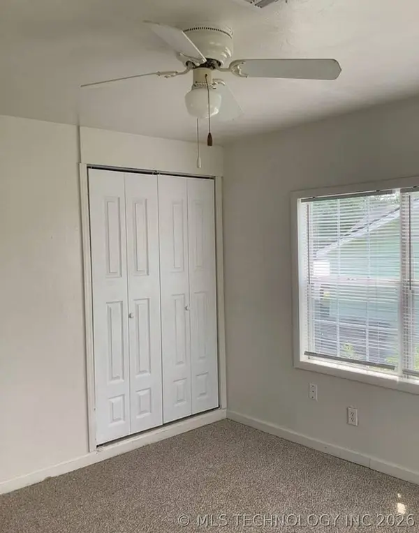 221 SE Wilshire AVE, Bartlesville, OK 74006