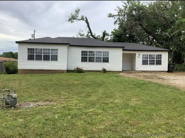 221 SE Wilshire AVE, Bartlesville, OK 74006