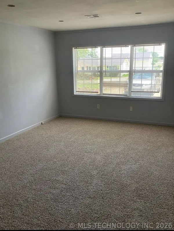 221 SE Wilshire AVE, Bartlesville, OK 74006