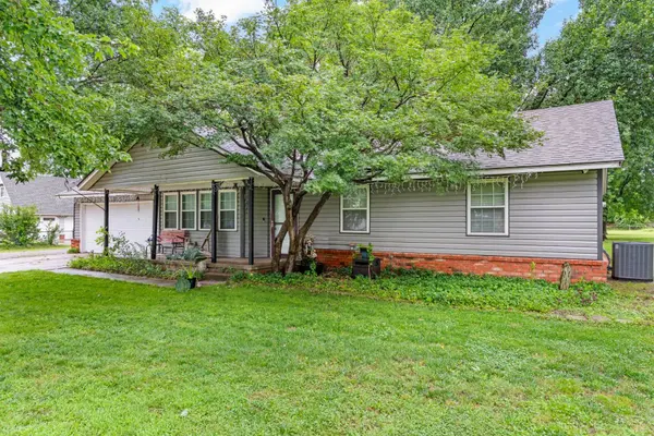 14830 Cedar Dr, Claremore, OK 74017