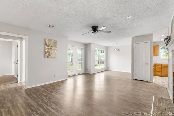 2317 SW Quail Run DR, Claremore, OK 74019