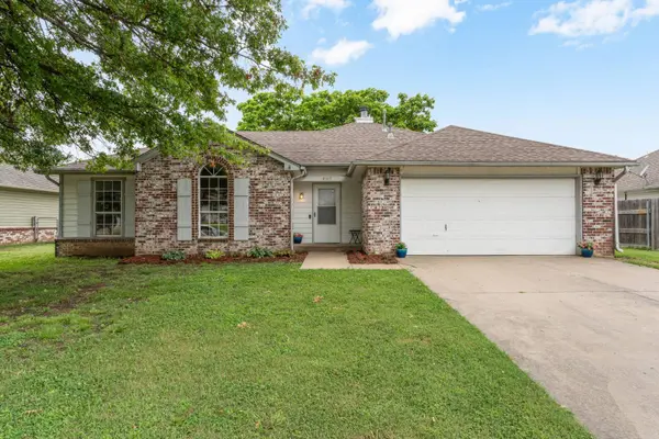 2317 SW Quail Run Dr, Claremore, OK 74019