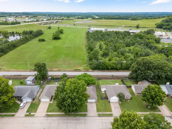2317 SW Quail Run Dr, Claremore, OK 74019