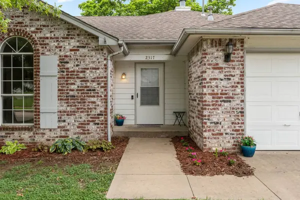 2317 SW Quail Run Dr, Claremore, OK 74019