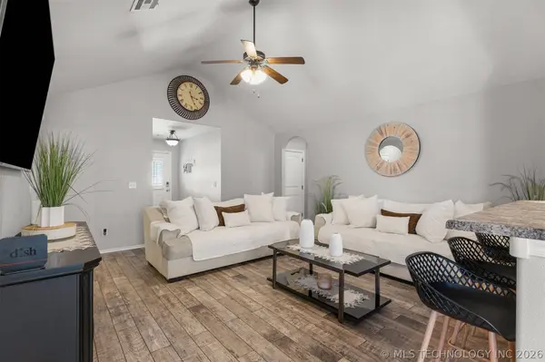 10717 N 152nd East AVE, Owasso, OK 74055