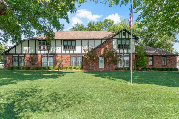 10195 E Rose Glen Blvd, Claremore, OK 74019