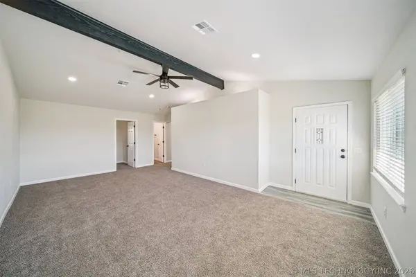 17065 Honeysuckle LN, Claremore, OK 74019
