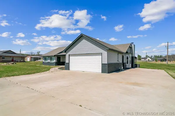 17065 Honeysuckle LN, Claremore, OK 74019