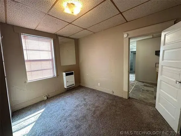 529 E 6th ST #B, Claremore, OK 74017