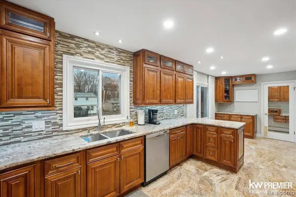 5584 Pembury  Lane, West Bloomfield Twp, MI 48322