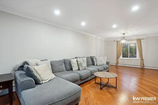 5584 Pembury  Lane, West Bloomfield Twp, MI 48322