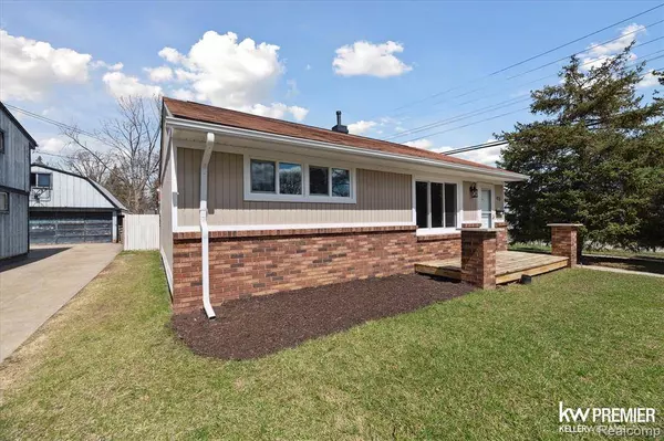 172 W Ann Arbor Avenue, Pontiac, MI 48340