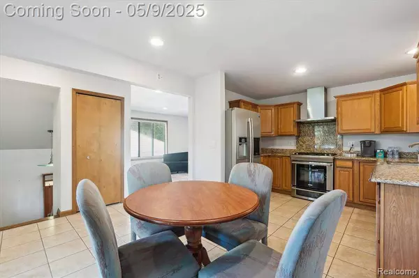 1975 Oldtown Avenue, West Bloomfield Twp, MI 48324