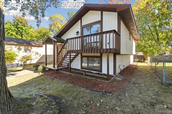 1975 Oldtown Avenue, West Bloomfield Twp, MI 48324