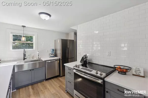 40955 Utica Road, Sterling Heights, MI 48313