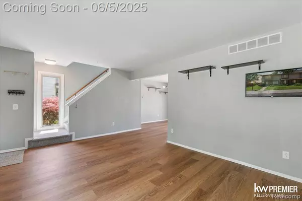 77 Willow Way 13, Waterford Twp, MI 48328